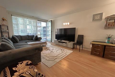 2 bedroom apartment to rent, Vantage Building, Station Approach, UB3