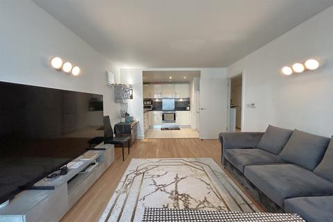 2 bedroom apartment to rent, Vantage Building, Station Approach, UB3