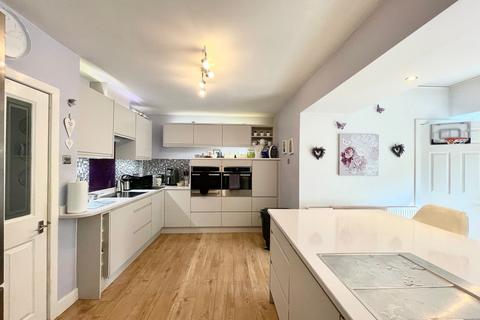 undefined, Edgerton Grove Road, Huddersfield, HD1
