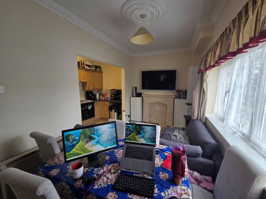Flat 95