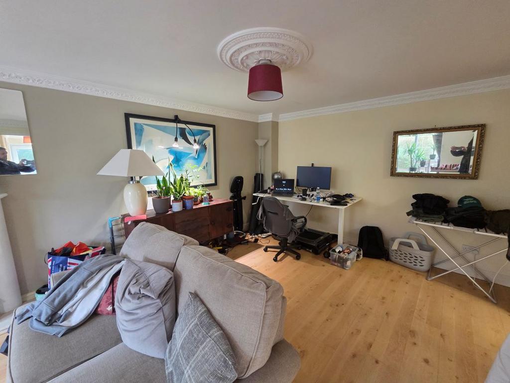 Flat 101