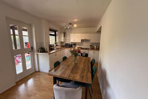 undefined, Loughton