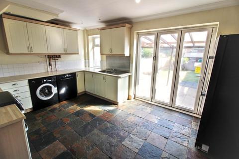 3 bedroom house to rent, Stocklake, Aylesbury