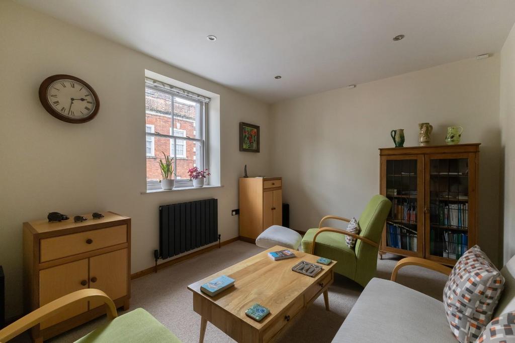 Reception Room / Bedroom