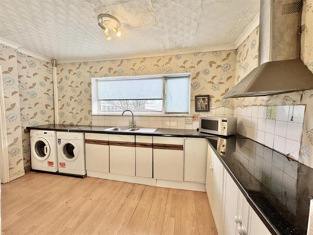 Dining kitchen
