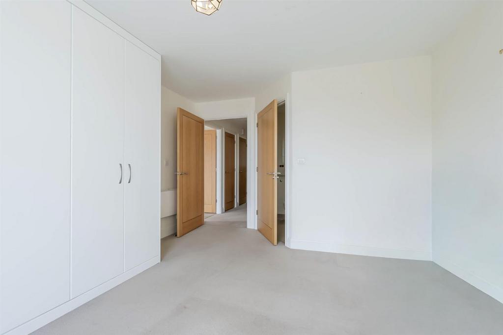 2-bed-central-cheltenham21.jpg