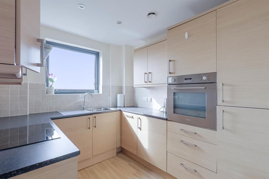 2-bed-central-cheltenham2.jpg