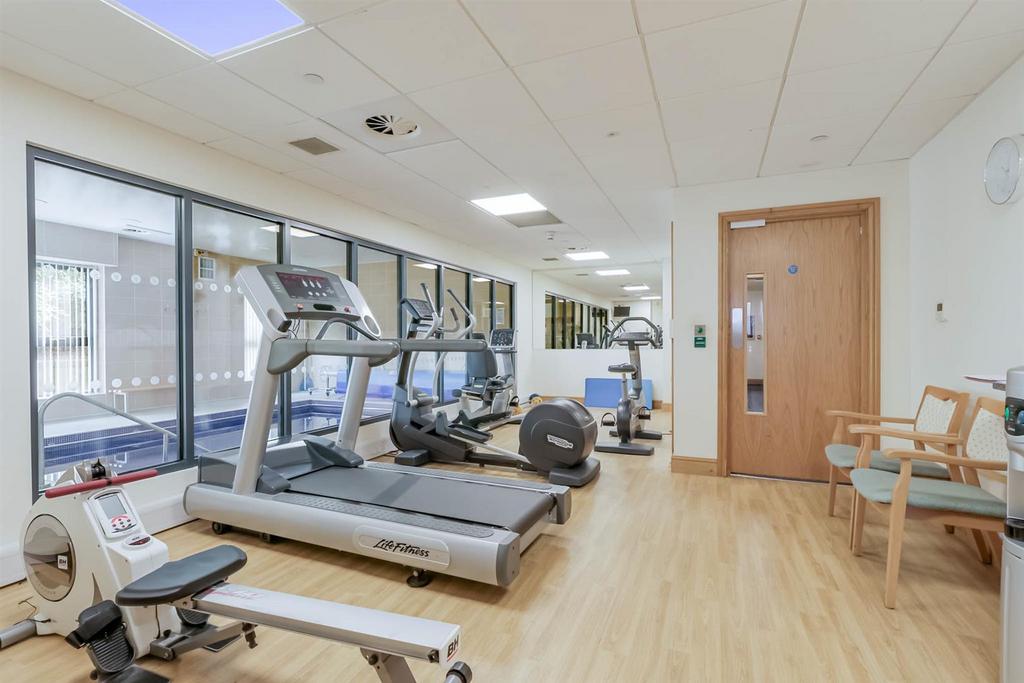 2-bed-central-cheltenham4.jpg