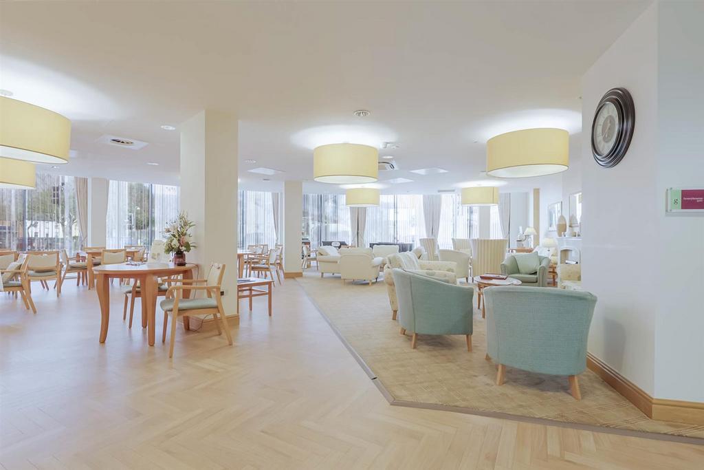 2-bed-central-cheltenham16.jpg
