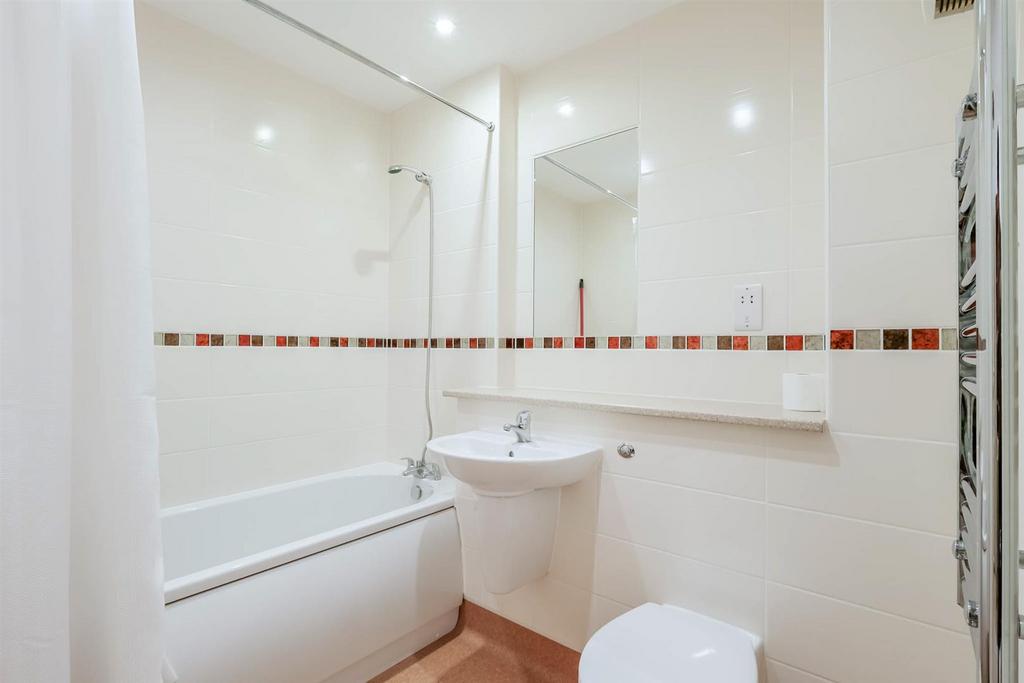 2-bed-central-cheltenham22.jpg