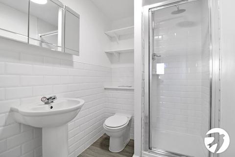 2 bedroom flat to rent, Evelyn Walk, Greenhithe, Kent, DA9