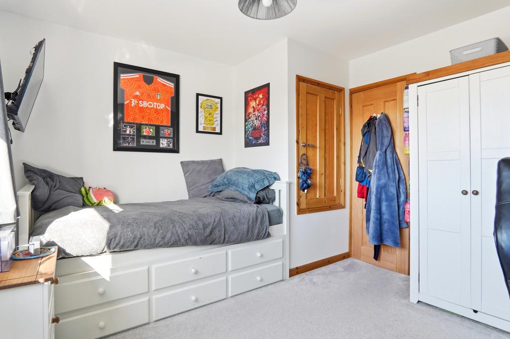 Lundyclose021