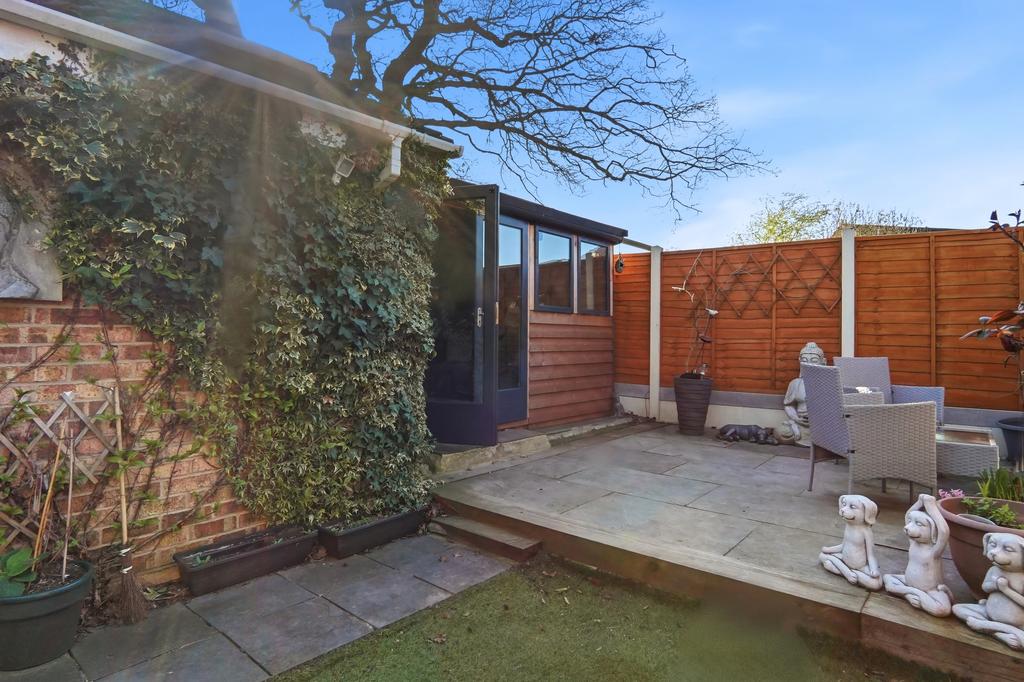 Lundyclose004