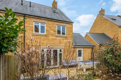 4 bedroom semi-detached house for sale, Evans Way, Chipping Norton OX7