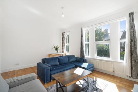 2 bedroom flat to rent, Hardwicke Road, London, N13