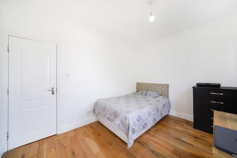 2 bedroom flat to rent, Hardwicke Road, London, N13