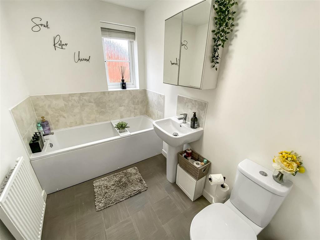 Bathroom.JPG