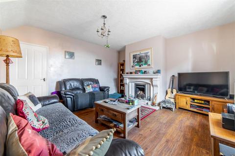3 bedroom semi-detached house for sale, Thorntree Avenue, Seaton Burn, NE13
