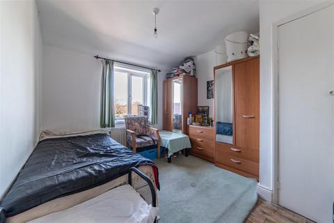 3 bedroom semi-detached house for sale, Thorntree Avenue, Seaton Burn, NE13