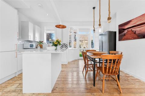 3 bedroom terraced house for sale, Royston Avenue, London, E4