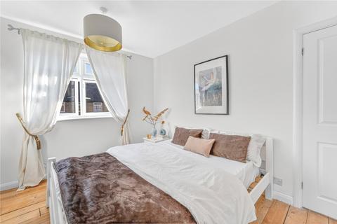 3 bedroom terraced house for sale, Royston Avenue, London, E4