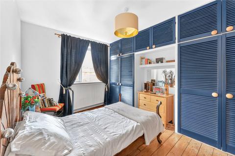 3 bedroom terraced house for sale, Royston Avenue, London, E4
