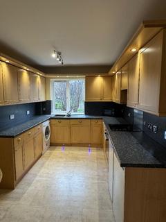 2 bedroom flat to rent, Allanfield, Abbeyhill, Edinburgh, EH7