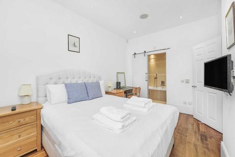 2 bedroom flat to rent, St. Georges Square, London SW1V