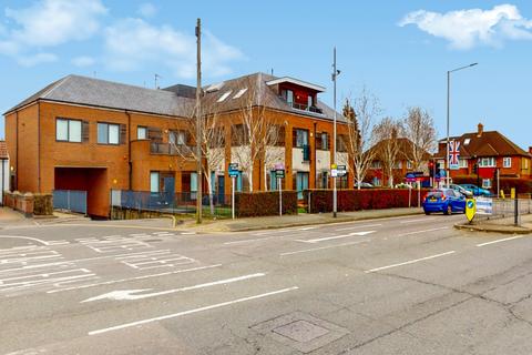 2 bedroom ground floor flat for sale, Ruislip, Hillingdon HA4