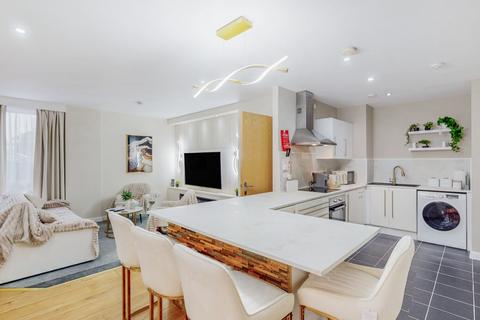 2 bedroom ground floor flat for sale, Ruislip, Hillingdon HA4