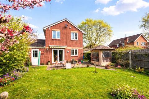 4 bedroom detached house for sale, Larch Way, Hampshire GU14