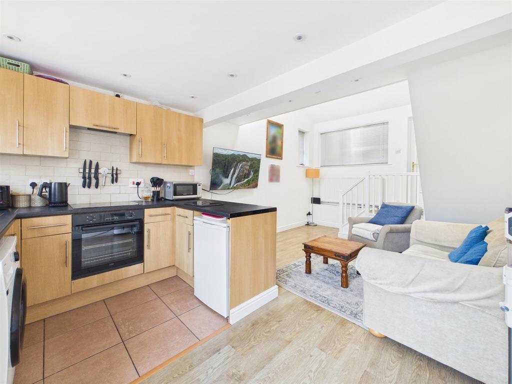 CAM04556 G0-PR0080-STILL004.jpg