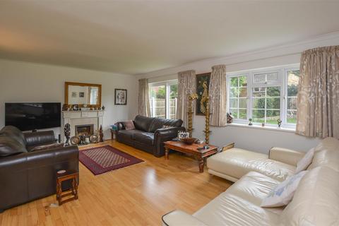 4 bedroom detached house for sale, The Dell, Great Warley, Brentwood