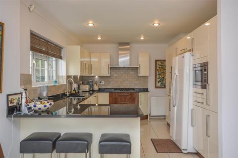 4 bedroom detached house for sale, The Dell, Great Warley, Brentwood