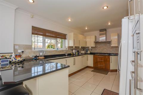 4 bedroom detached house for sale, The Dell, Great Warley, Brentwood