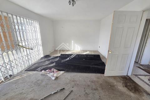 5 bedroom semi-detached house for sale, Staincliffe Road, Dewsbury