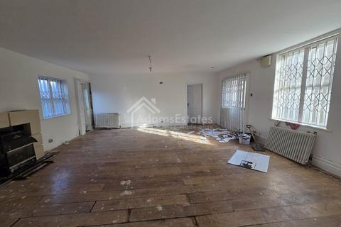 5 bedroom semi-detached house for sale, Staincliffe Road, Dewsbury