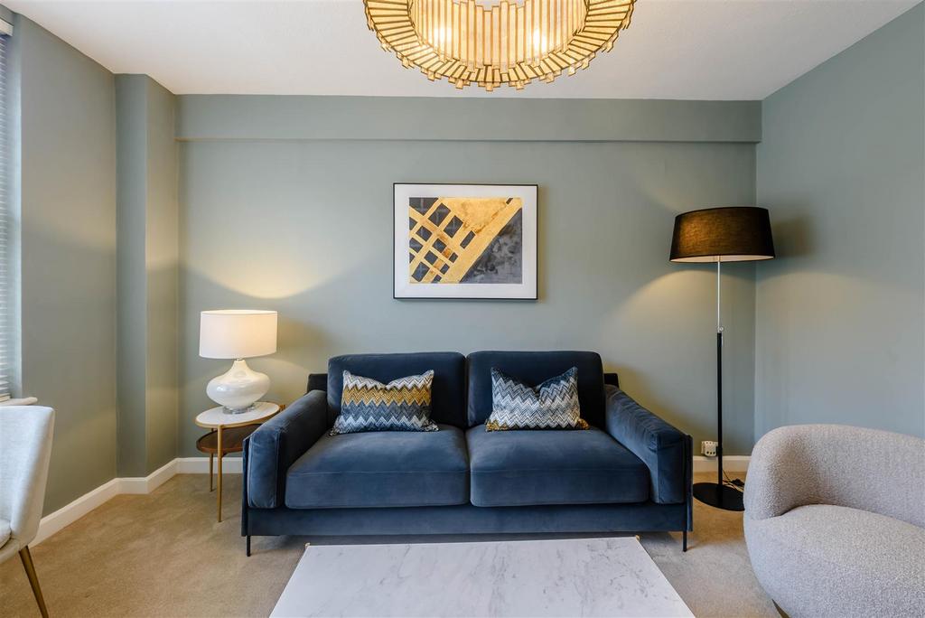 8453353-interior13.jpg