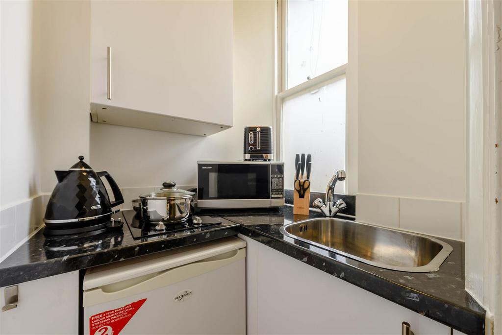 8453353-interior16.jpg