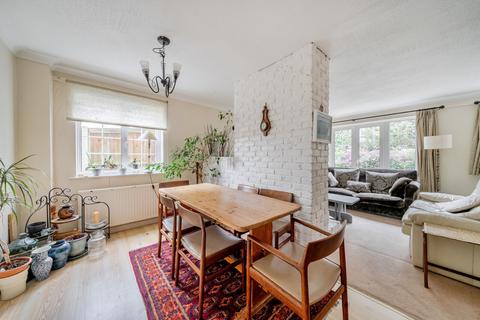 undefined, Leigh Road, Cobham, KT11