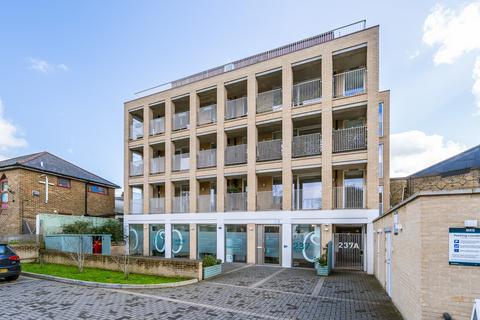 2 bedroom flat for sale, Brixton Hill, London, SW2