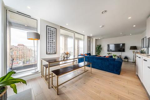 2 bedroom flat for sale, Brixton Hill, London, SW2