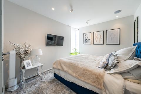 2 bedroom flat for sale, Brixton Hill, London, SW2