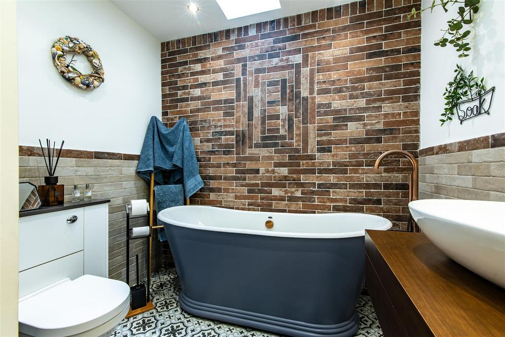 Family bathroom