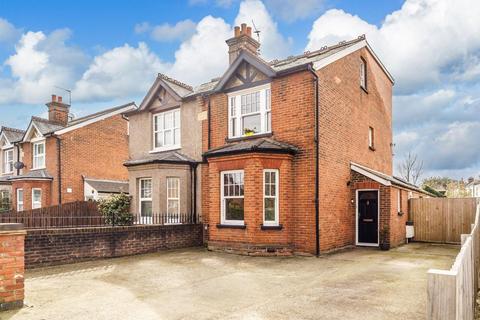 undefined, Hook Road, Epsom