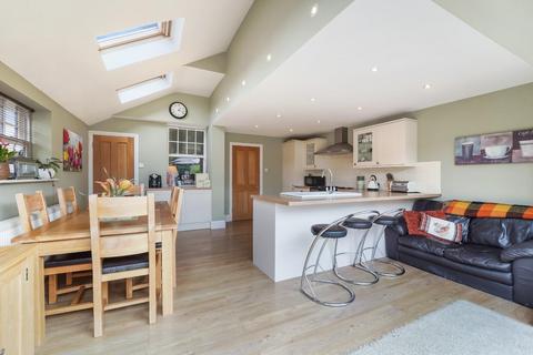 undefined, Hook Road, Epsom