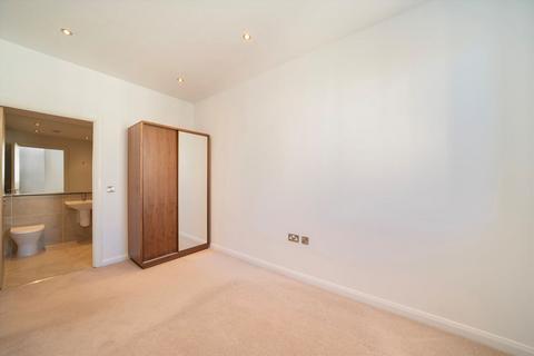 2 bedroom flat to rent, Leigham Court Road, London SW16