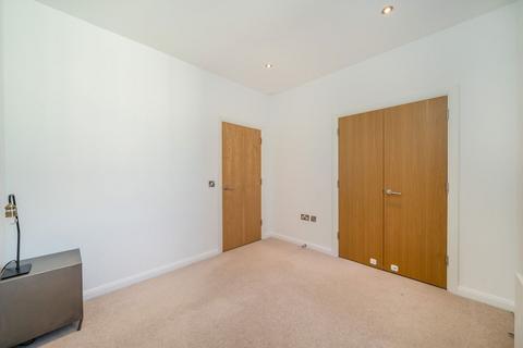 2 bedroom flat to rent, Leigham Court Road, London SW16