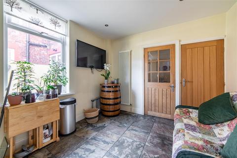 4 bedroom terraced house to rent, Laburnum Avenue, Wallsend
