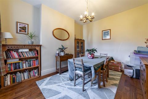 4 bedroom terraced house to rent, Laburnum Avenue, Wallsend
